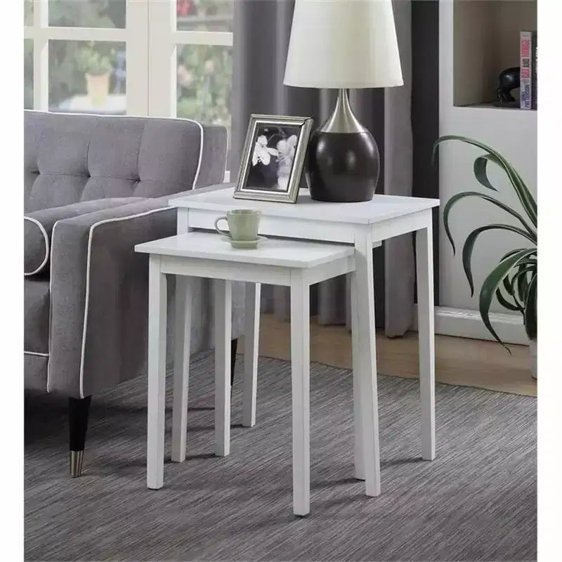 Table d'appoint à trois niveaux Belmont avec tiroir de rangement dissimulé, étagères ouvertes et poignée en nickel, parfaite pour organiser les accessoires